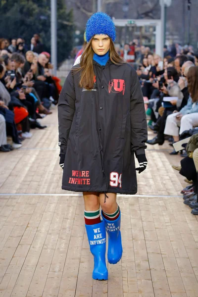 Look 77